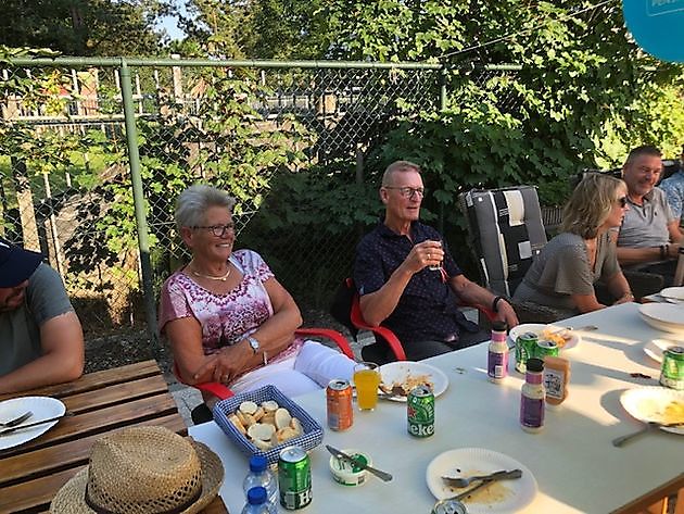 Barbecue pensioenfeest voor Johan Wortelboer - Schildersbedrijf Dreijer Beerta